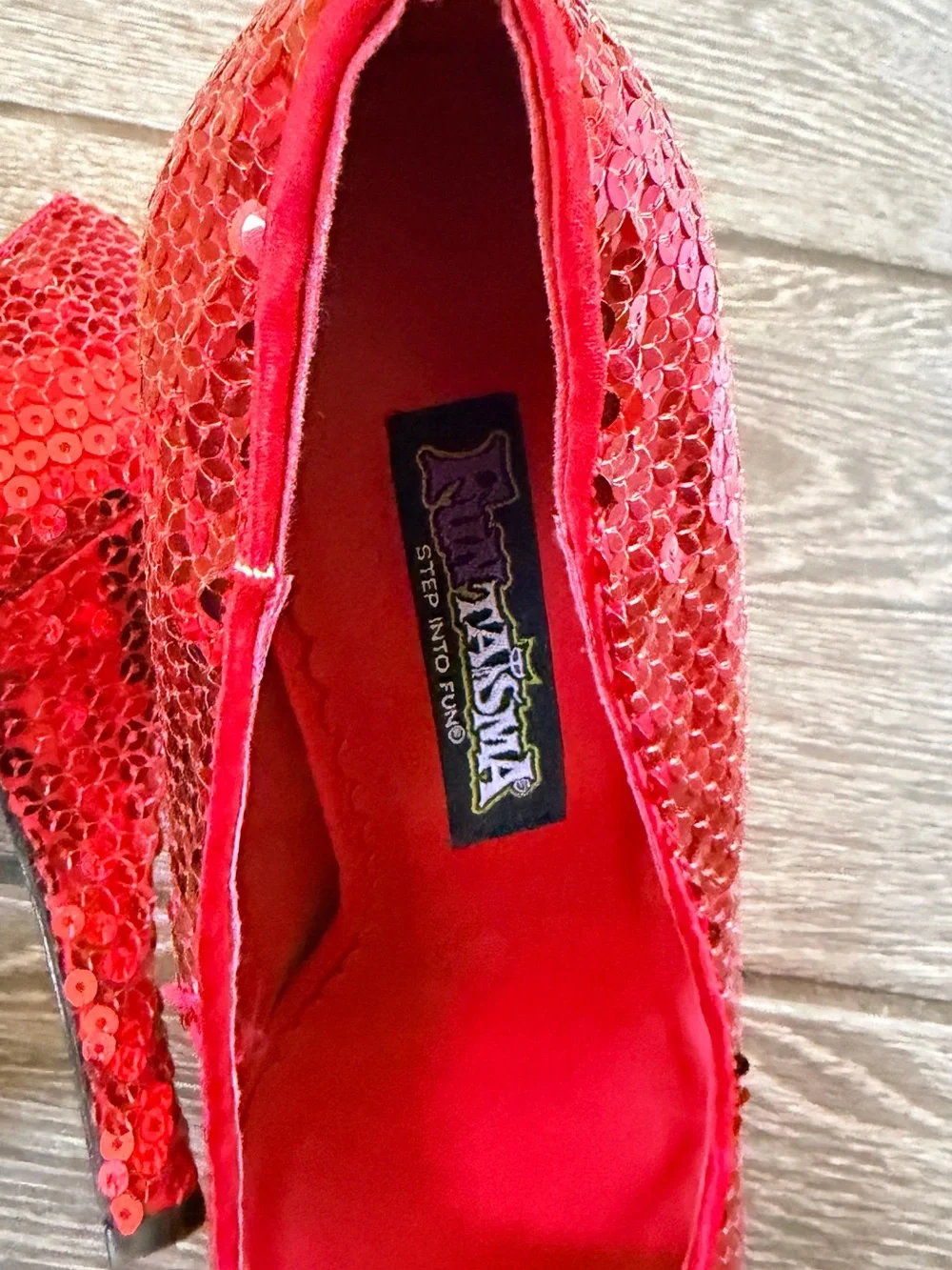 Sparkling Red Sequin Bow Pumps / Heels — Women's Size 9